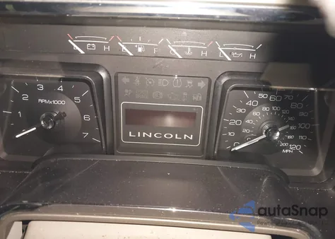 2014 Lincoln Navigator z USA, uszkodzony, nr VIN 5LMJJ2H50EEL06468